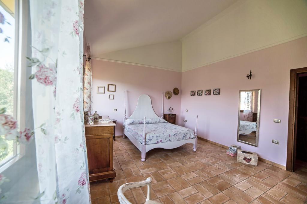 La Rupe Del Falco Monteciccardo Bagian luar foto